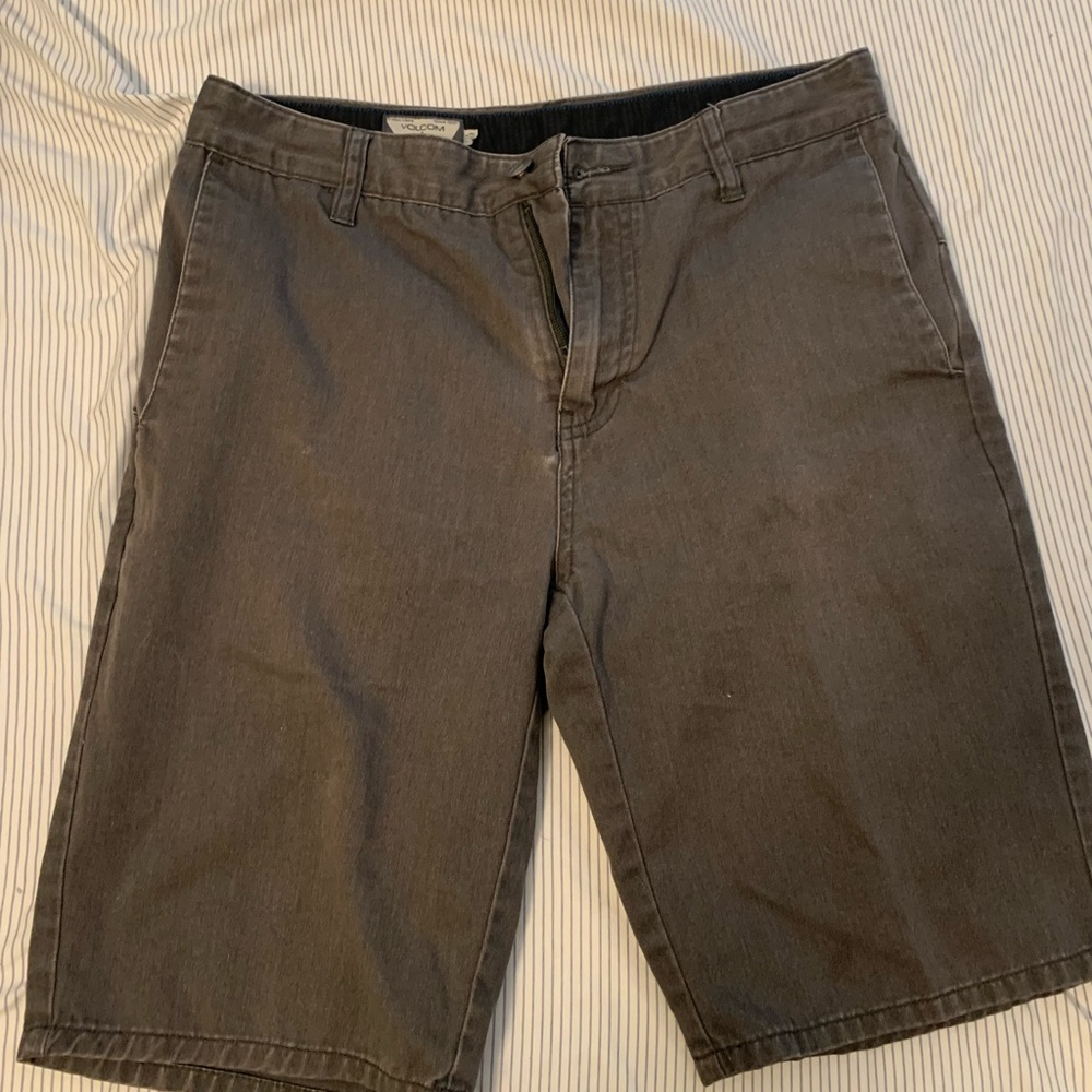Volcom shorts. Grey size 28